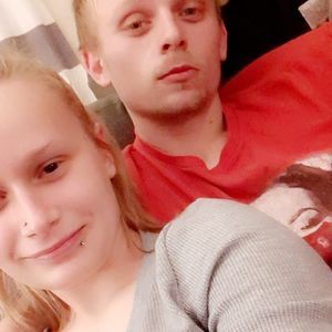 Meet your Posher, Leona